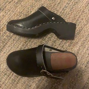 Hanna Anderson Girls Clogs